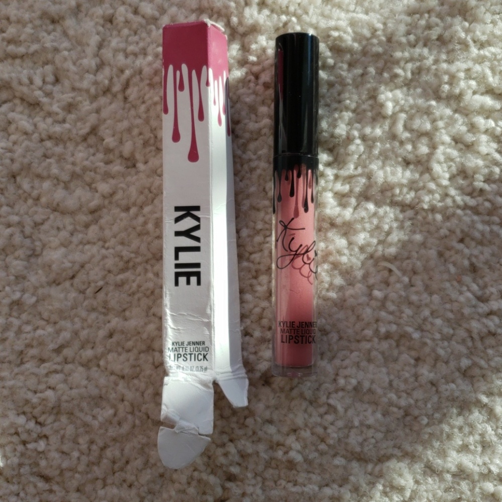 Kyle Jenner lipstick/lipgloss